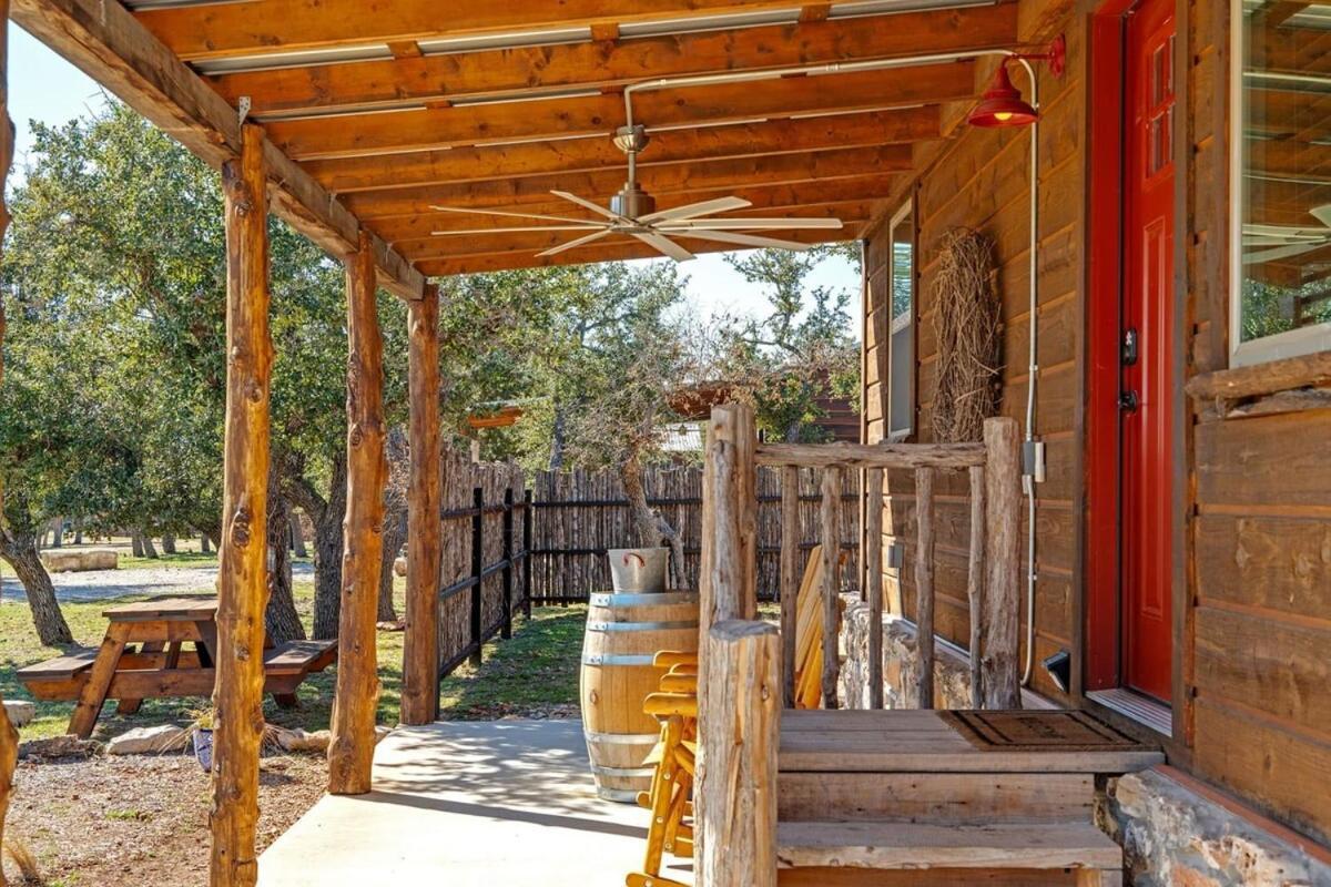 Rockin' R - Rustic Star * Fredericksburg